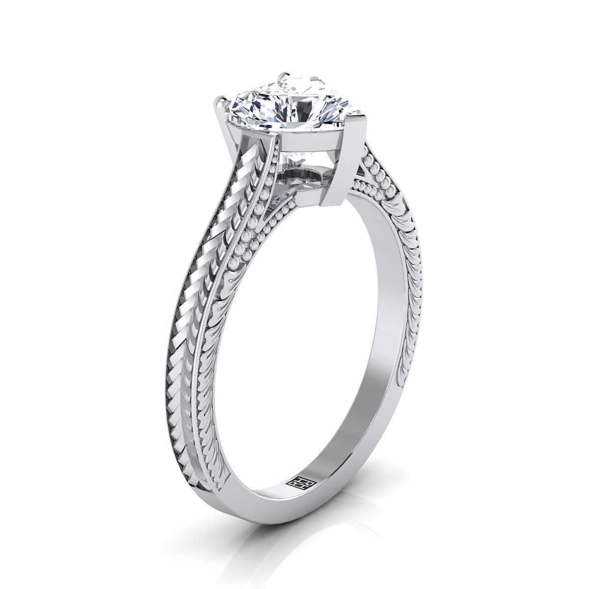 18K White Gold Heart Shape Center มือแกะสลักสไตล์วินเทจ Cathedral Solitaire แหวนหมั้น