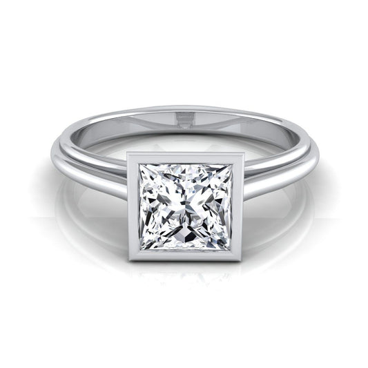 แหวนหมั้นเพชรล้อมทรงเจ้าหญิงตัดขอบทองคำขาว 18K ทรง Halo Cathedral Solitaire