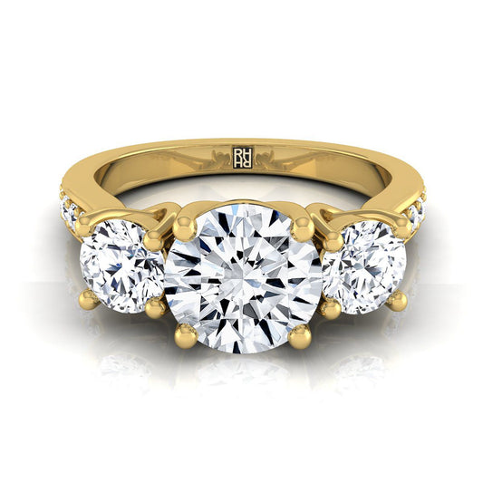 18K สีเหลืองทอง Round Brilliant Diamond สามหินคลาสสิกพร้อมแหวนหมั้น Channel French Pave -7/8ctw