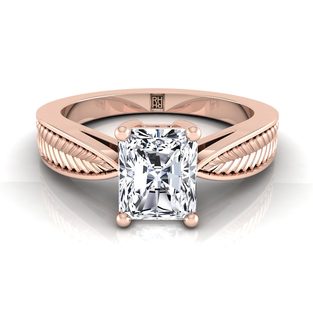 แหวนหมั้นเพชร 14K Rose Gold Radiant Cut Center ที่ได้รับแรงบันดาลใจจากใบไม้รูปแบบ Pinched Solitaire