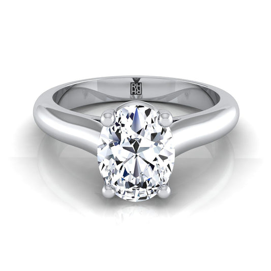 แหวนหมั้นทองคำขาว 14K ทรงวงรีแบบบีบ Comfort Fit Claw Prong Solitaire