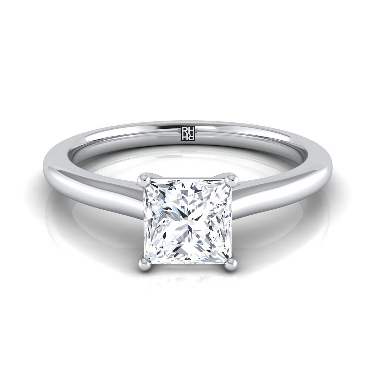 แหวนหมั้นแพลทินัมปริ๊นเซสคัท Pinched Comfort Fit Claw Prong Solitaire