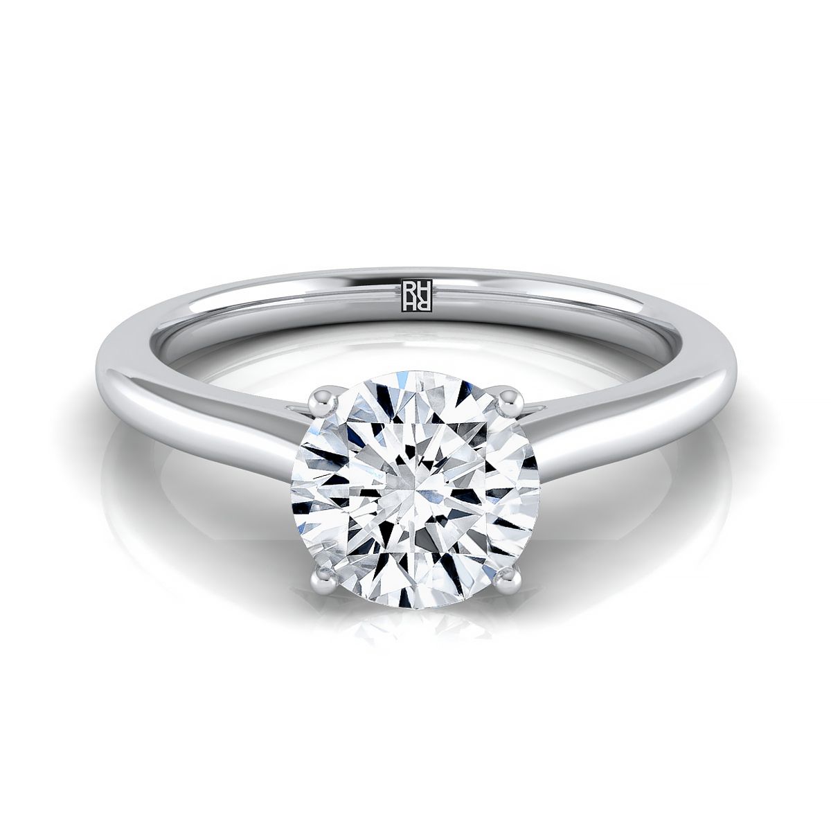 แหวนหมั้นทองคำขาว 18K ทรงกลมสุกใส บีบ Comfort Fit Claw Prong Solitaire