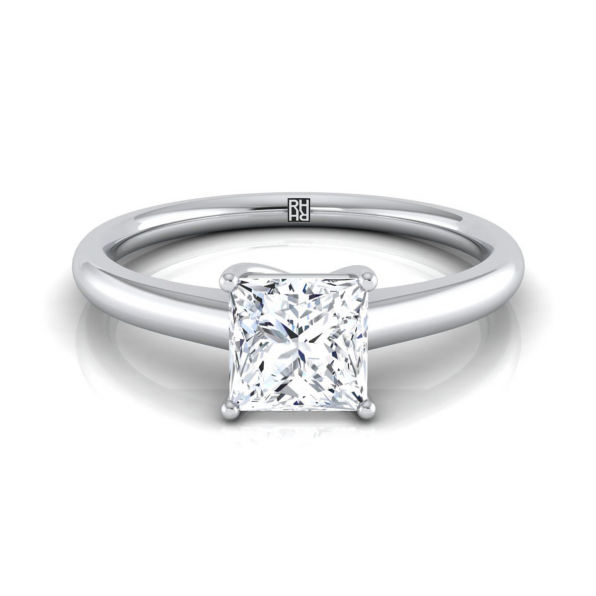 แหวนหมั้นเพชรไวท์โกลด์ 18K ทรงเจ้าหญิงคัทร่วมสมัย Comfort Fit Solitaire