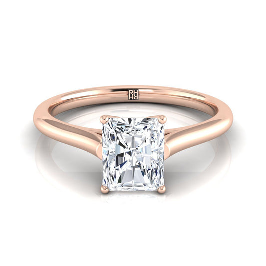 แหวนหมั้นเพชร 14K Rose Gold Radiant Cut สไตล์มหาวิหาร Comfort Fit Solitaire