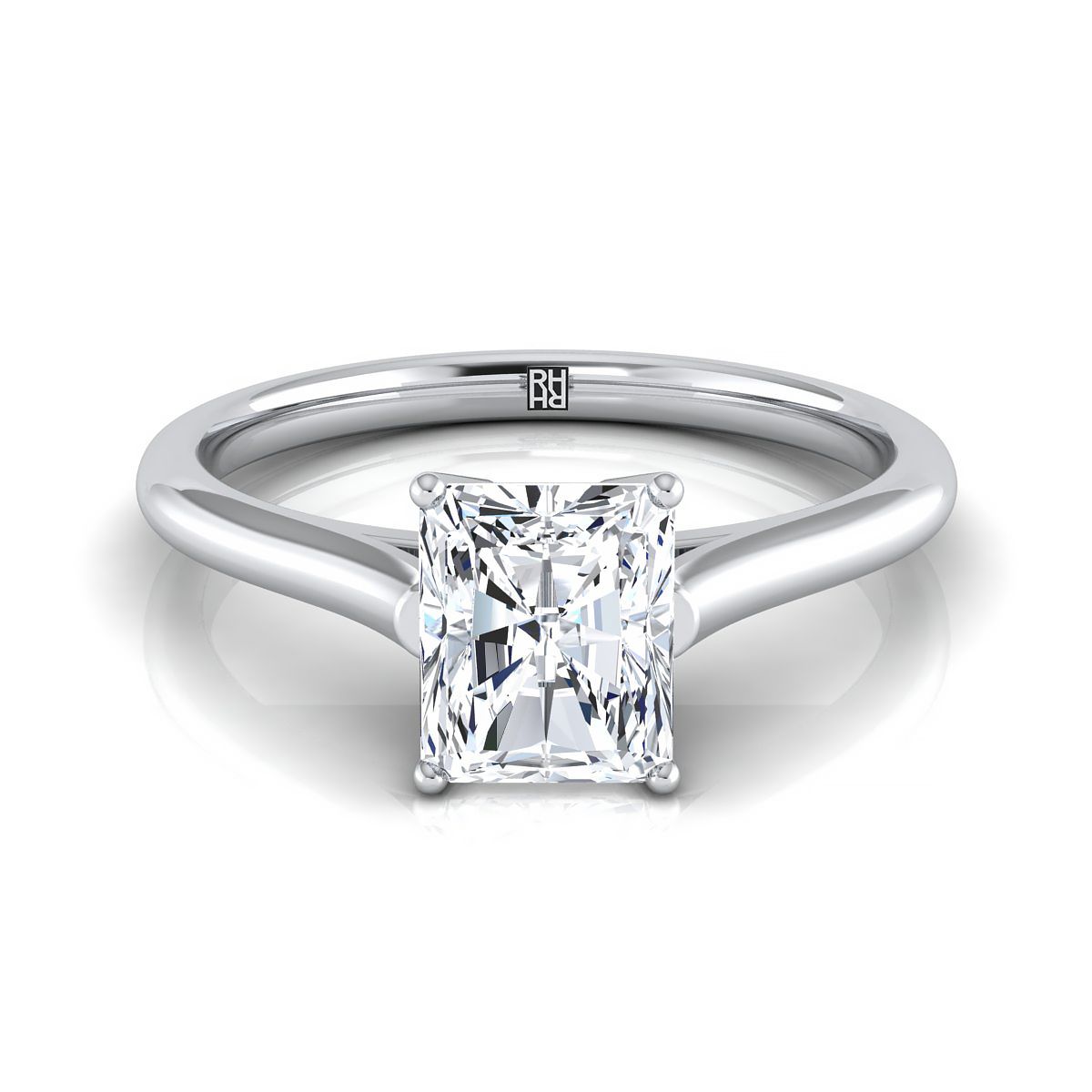 แหวนหมั้นเพชร 14K White Gold Radiant Cut สไตล์มหาวิหาร Comfort Fit Solitaire