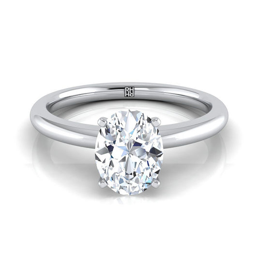 แหวนหมั้นทองคำขาว 18K ทรงกลม Comfort Fit Claw Prong Solitaire