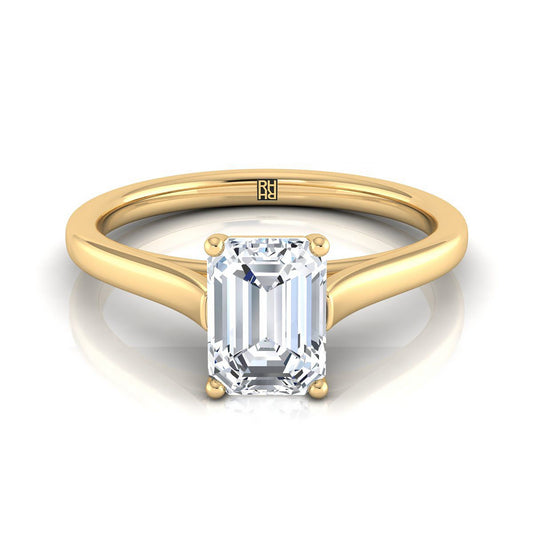 14K Yellow Gold Emerald Cut แหวนหมั้นมหาวิหารหรูหรา