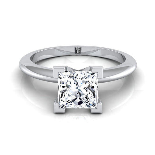 แหวนหมั้นเพชรไวท์โกลด์ 18K Princess Cut Classic Low Base Solitaire