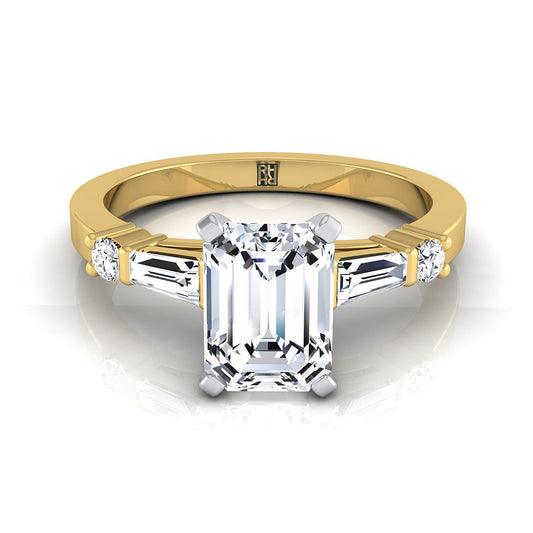 18K Yellow Gold Diamond Simple Baguette และแหวนหมั้น Solitaire แบบกลม -1/4ctw