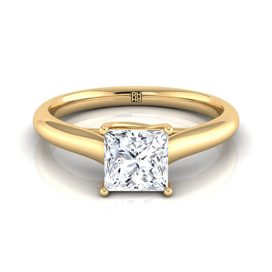 แหวนหมั้นเพชรเยลโลว์โกลด์ 18K ทรงโค้งมน Classic Comfort Fit Solitaire