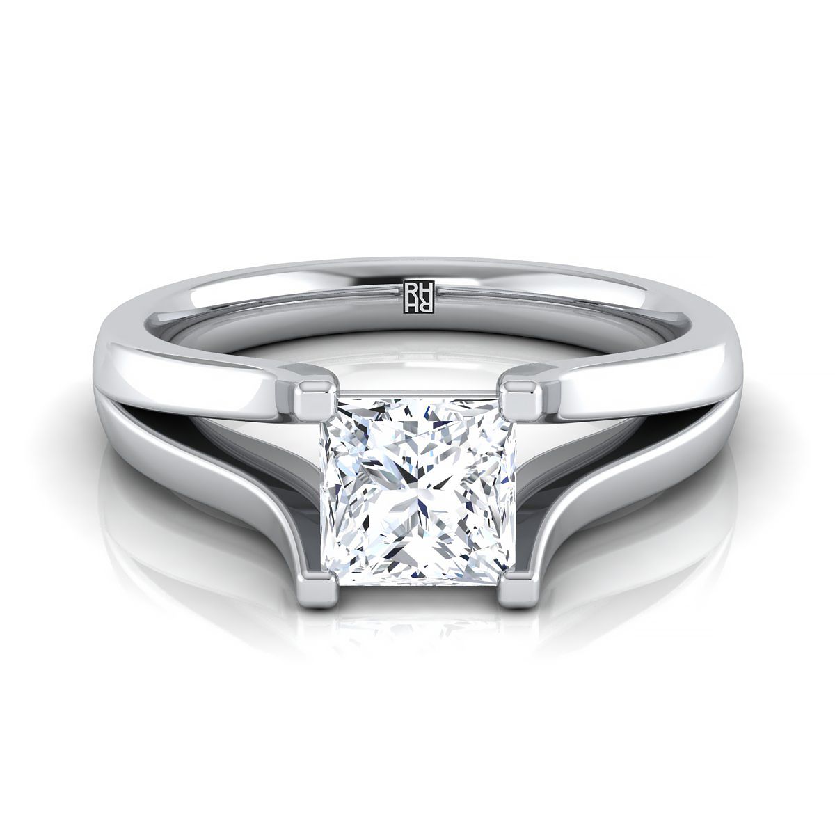 แหวนหมั้นเพชรทองขาว 18K Princess Cut Modern Split Shank Solitaire