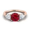 14K Rose Gold Round Brilliant Ruby จับคู่ได้อย่างสมบูรณ์แบบแหวนหมั้นเพชรสามรูปลูกแพร์ -7/8ctw