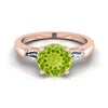 14K Rose Gold Round Brilliant Peridot สามหินเรียว Baguette แหวนหมั้น -1/5ctw