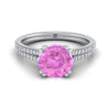 18K สีขาวทอง Round Brilliant Pink Sapphire สองแถว Double Prong French Pave แหวนหมั้นเพชร -1/6ctw