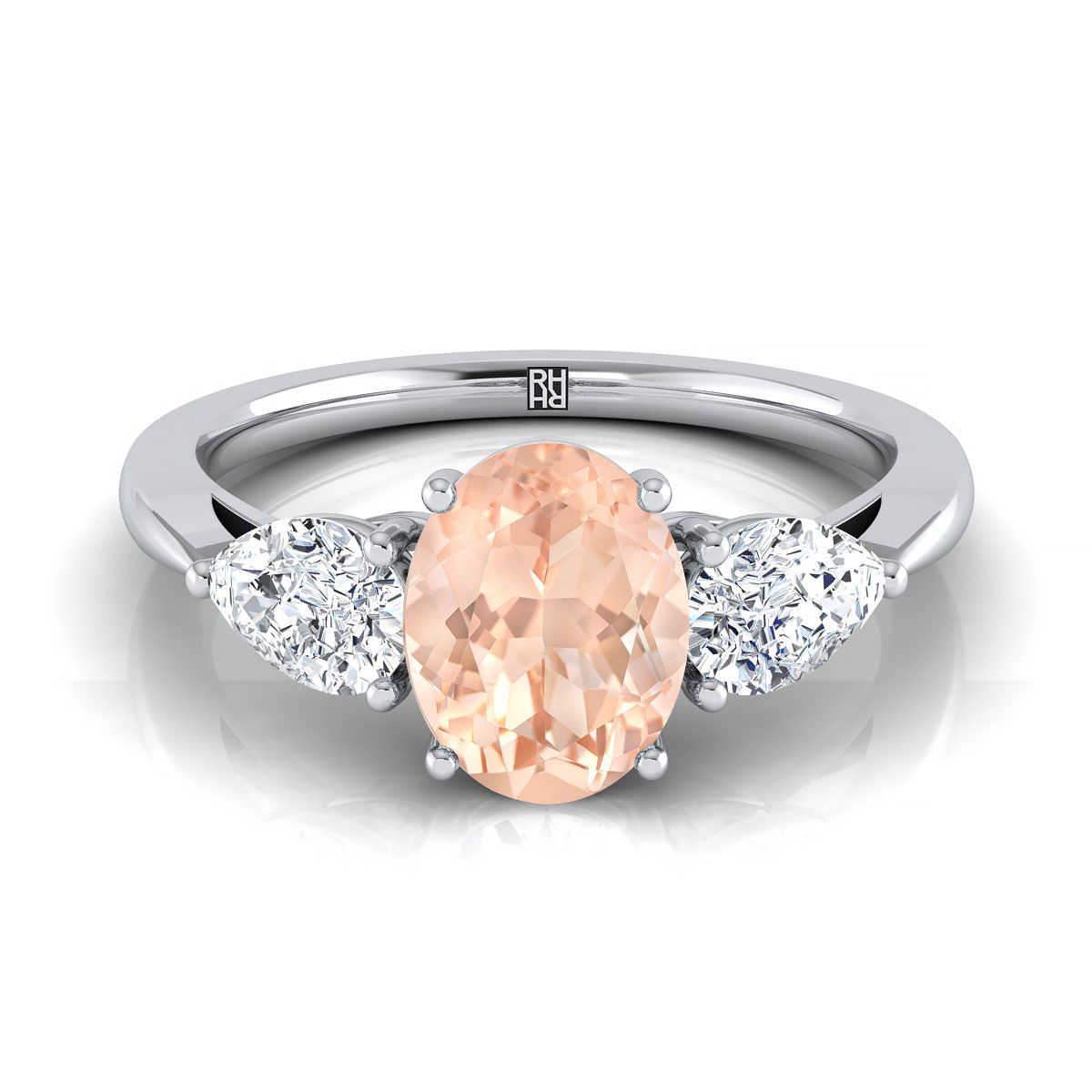 Morganite รูปไข่ทองคำขาว 18K จับคู่อย่างสมบูรณ์แบบแหวนหมั้นเพชรสามรูปลูกแพร์ -7 / 8ctw