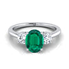 18K White Gold Oval Emerald แหวนหมั้นเพชรกลมสามเม็ดที่เข้าคู่กันอย่างลงตัว -1/4ctw