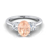 14K White Gold Oval Morganite แหวนหมั้นเพชรกลมสามเม็ดที่เข้าคู่กันอย่างลงตัว -1/4ctw