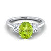 18K White Gold Peridot รูปไข่แหวนหมั้นเพชรกลมสามเม็ดที่เข้าคู่กันอย่างลงตัว -1/4ctw