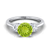 18K สีขาวทอง Round Brilliant Peridot จับคู่อย่างสมบูรณ์แบบรอบสามแหวนหมั้นเพชร -1/4ctw