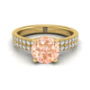 แหวนหมั้นเพชรแถว Morganite ทรงกลมสดใส 18K สีเหลืองทอง -1/4ctw