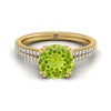 18K สีเหลืองทอง Round Brilliant Peridot สองแถว Double Prong French Pave แหวนหมั้นเพชร -1/6ctw