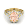 18K สีเหลืองทองรูปไข่ Morganite Micro-Pavé Halo พร้อมแหวนหมั้นเพชรด้านข้างปู -7/8ctw