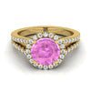 14K สีเหลืองทอง Round Brilliant Pink Sapphire Halo Center พร้อมแหวนหมั้นก้านแยกฝรั่งเศส Pave -3/8ctw