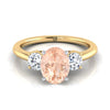 14K Yellow Gold Oval Morganite แหวนหมั้นเพชรหินสามเม็ดที่เข้าคู่กันอย่างลงตัว -1/4ctw