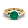 18K Yellow Gold Round Brilliant Emerald Three Stone Tapered Baguette แหวนหมั้น -1/5ctw