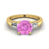 14K สีเหลืองทอง Round Brilliant Pink Sapphire สามหินเรียว Baguette แหวนหมั้น -1/5ctw